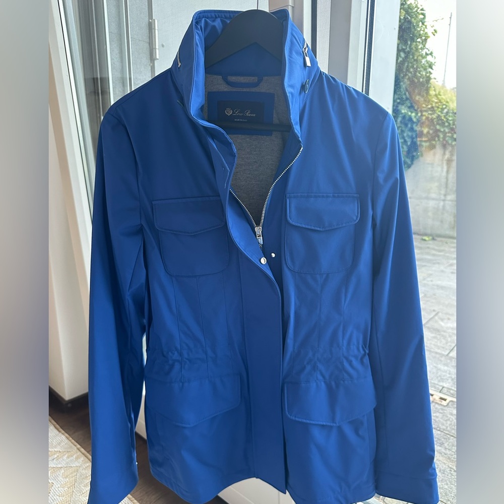 LORO PIANA- Women’s Traveller Jacket- Blue- SZE 40- worn twice -stunning color